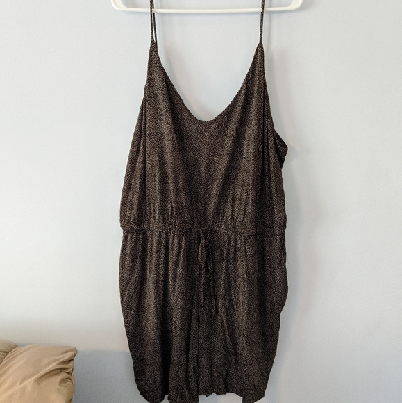 H&M Dresses & Skirts - 😎 H&M Polkadot Romper XL